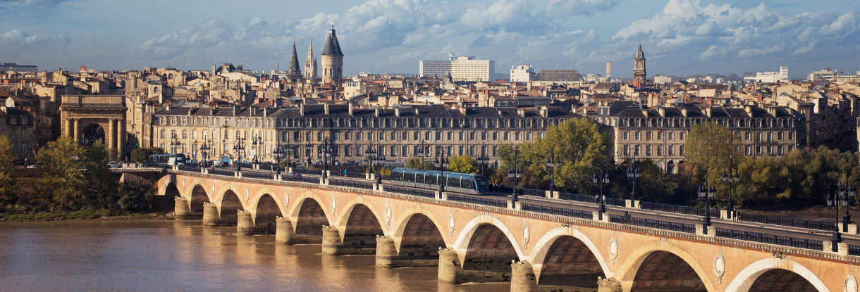 Private highlights tours of Bordeaux and its region