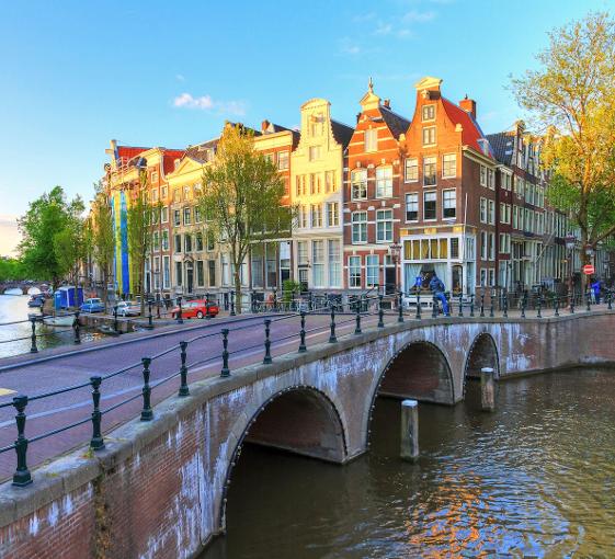 Private walking tour with a passionate local guide in Amsterdam