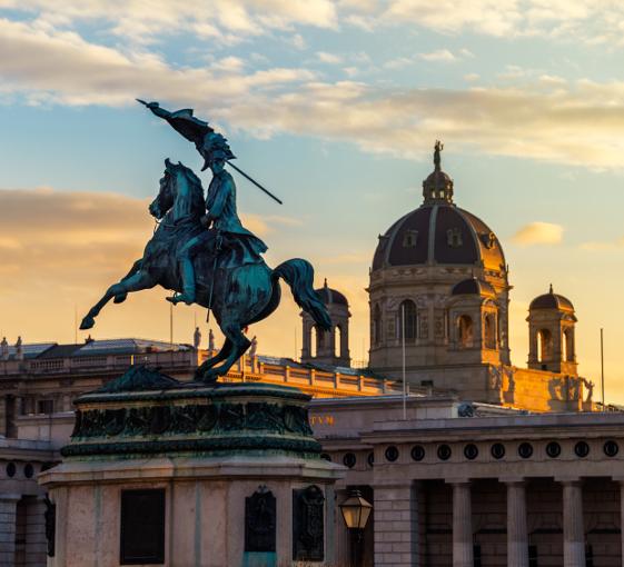 Private history tour in Vienna with Spanish Riding School visit
