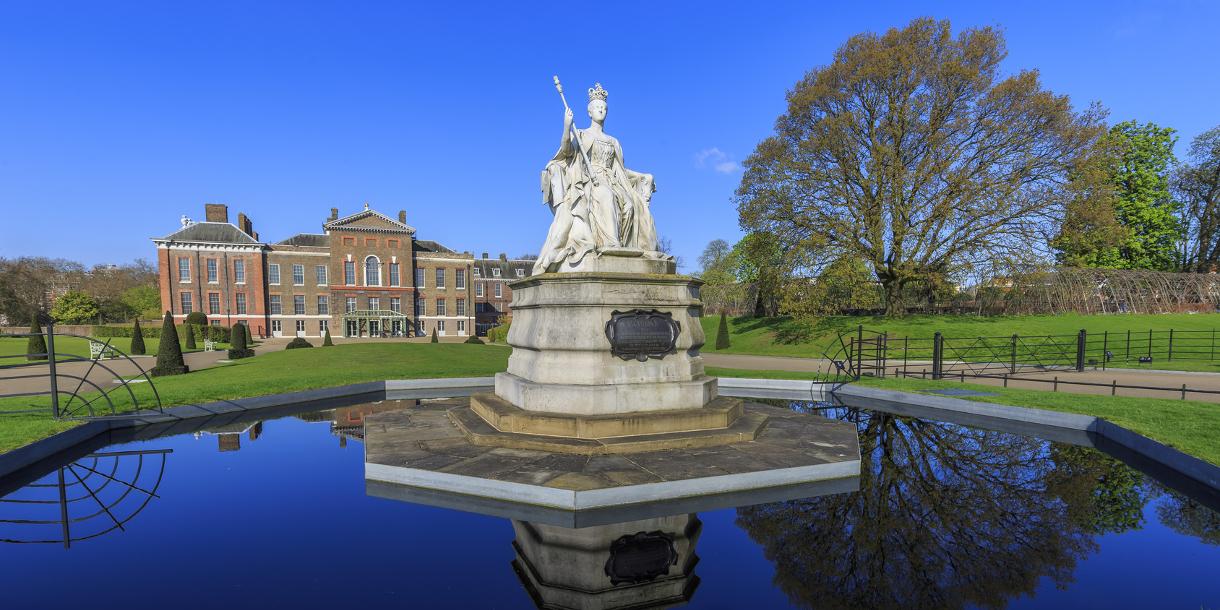 Private family tour of Kensington Palace in London