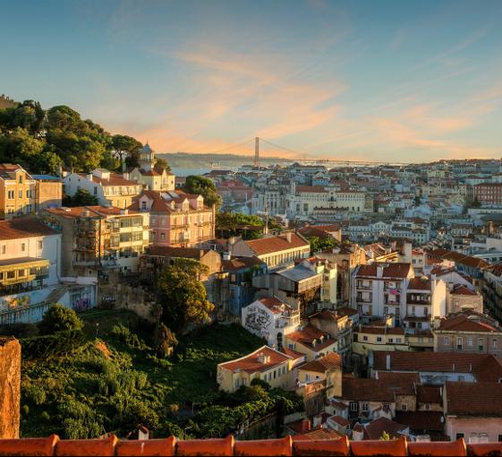Private gastronomic and history highlights tour in Lisbon