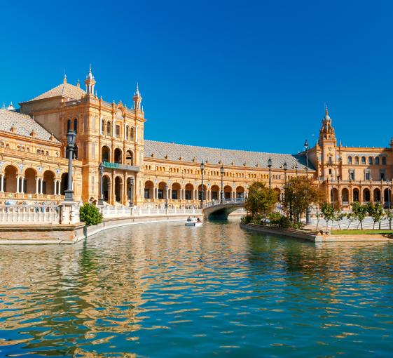 Private walking sightseeing tour in Seville