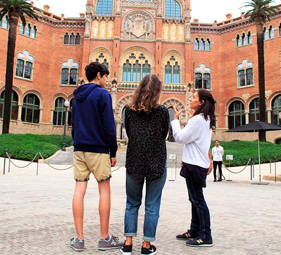 Visite privée en mini-van à la découverte des incontournables à Barcelone