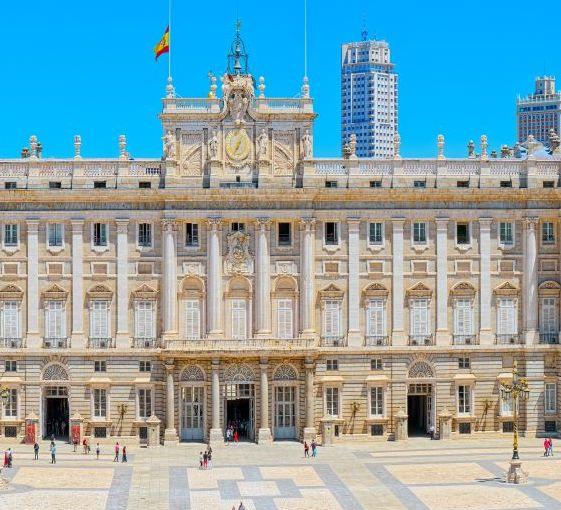 Visite privée du palais royal et de la vieille ville de Madrid à pied