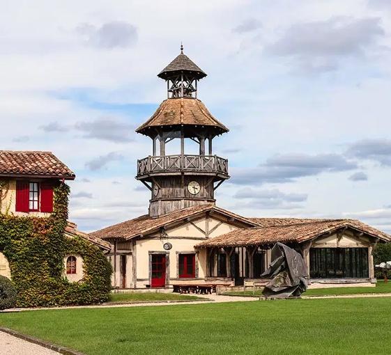 Private wine tasting tour around Bordeaux