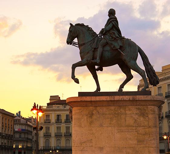 Private tour of history and culture in Madrid